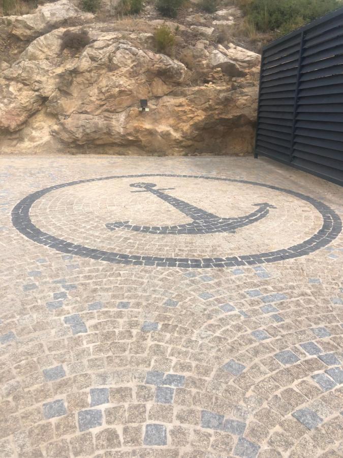 Locrizen * Ensues-la-Redonne