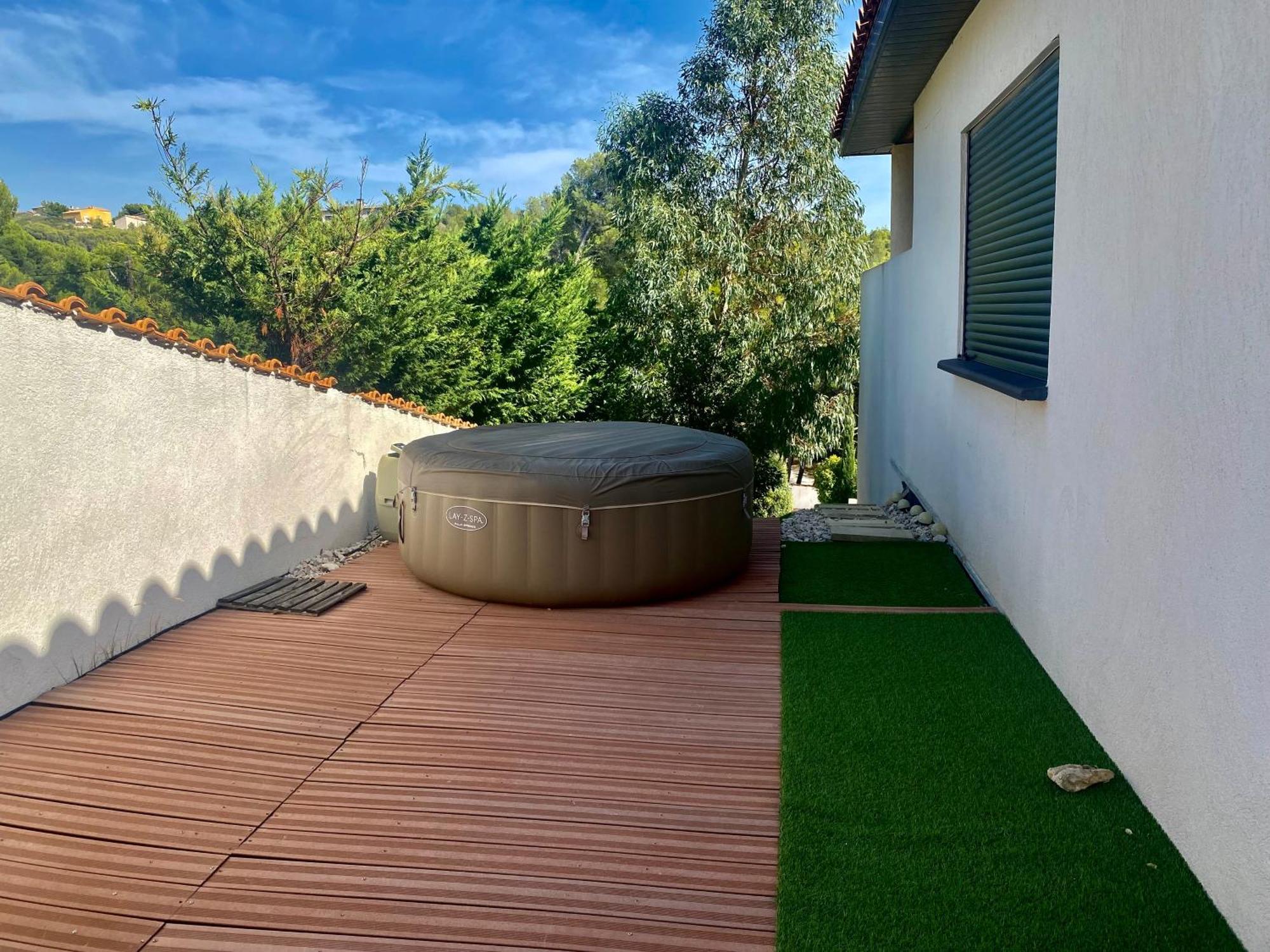 Locrizen Villa *