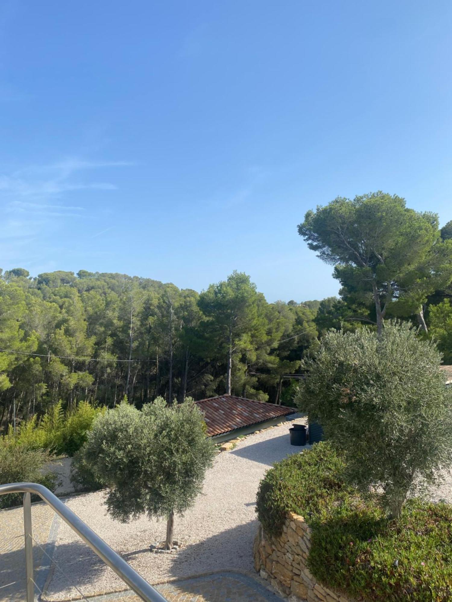 Locrizen Villa